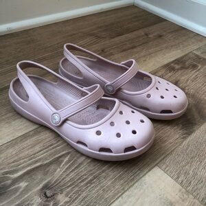 Crocs Mary Jane Flats in Blush Pink Size 8